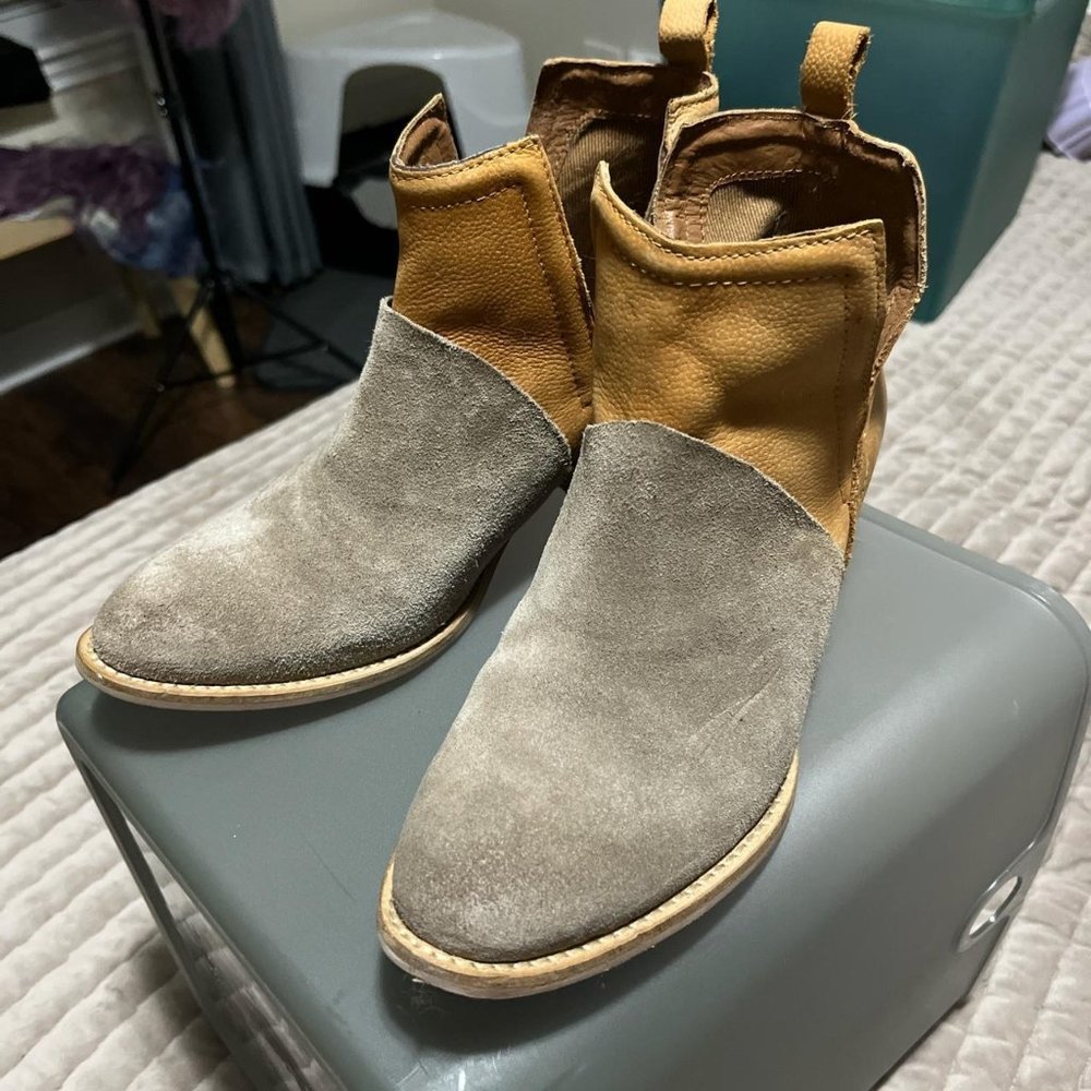 Journee Signature Genuine Leather Dempsey Boots